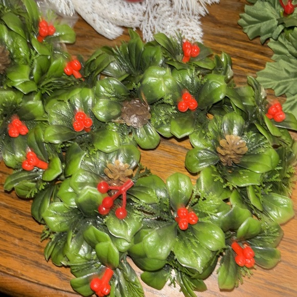 4- Vintage Christmas candle table pieces 3-6” & 10”, candles in center of circle - Picture 4 of 6